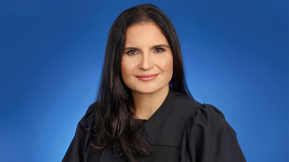 TheOnion's tweet image. Everything You Need To Know About Judge Aileen Cannon bit.ly/3qTWT2T