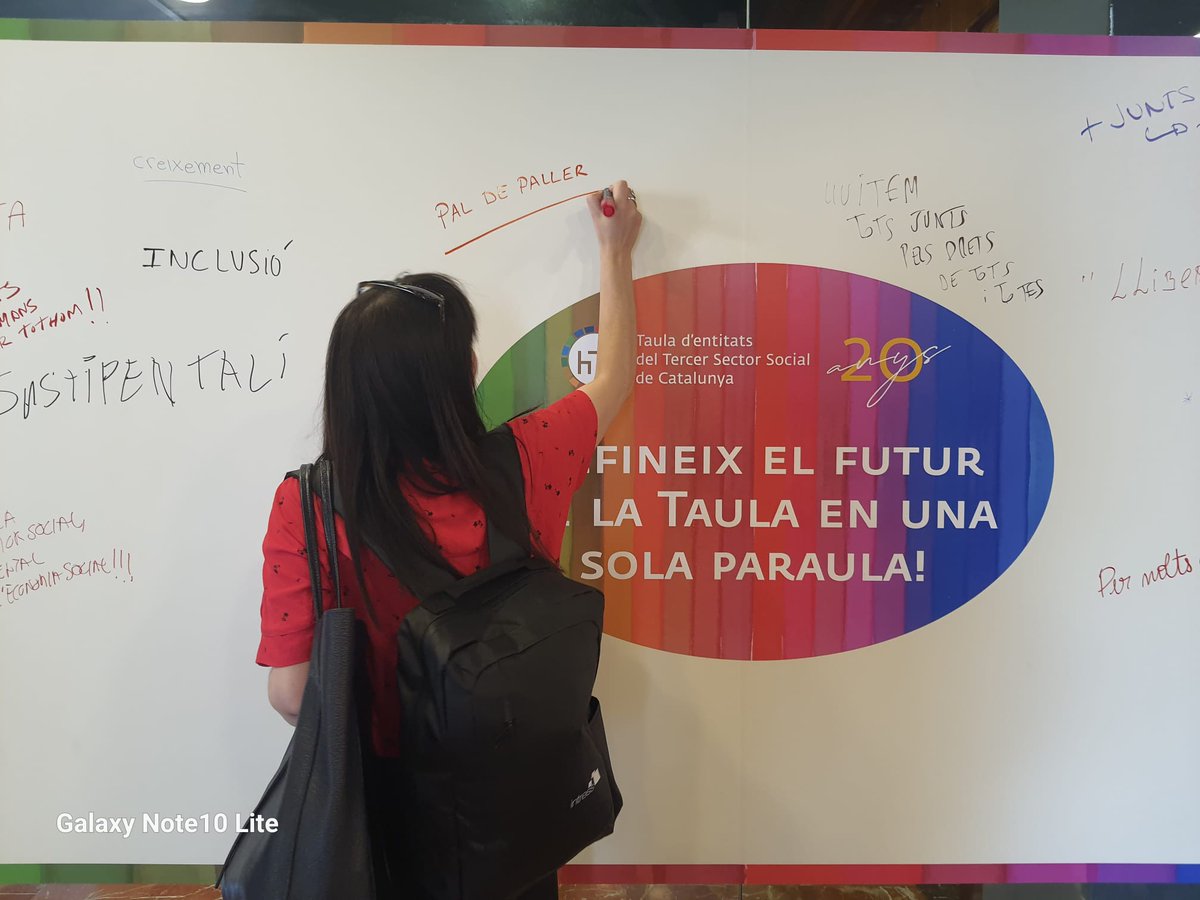 IntressOrg's tweet photo. Els #20anysTaula ens fan sentir molt vives... i en reinvenció permanent. #equip #solidesa #futur @Taula3sector https://t.co/UGdOEq1PyM