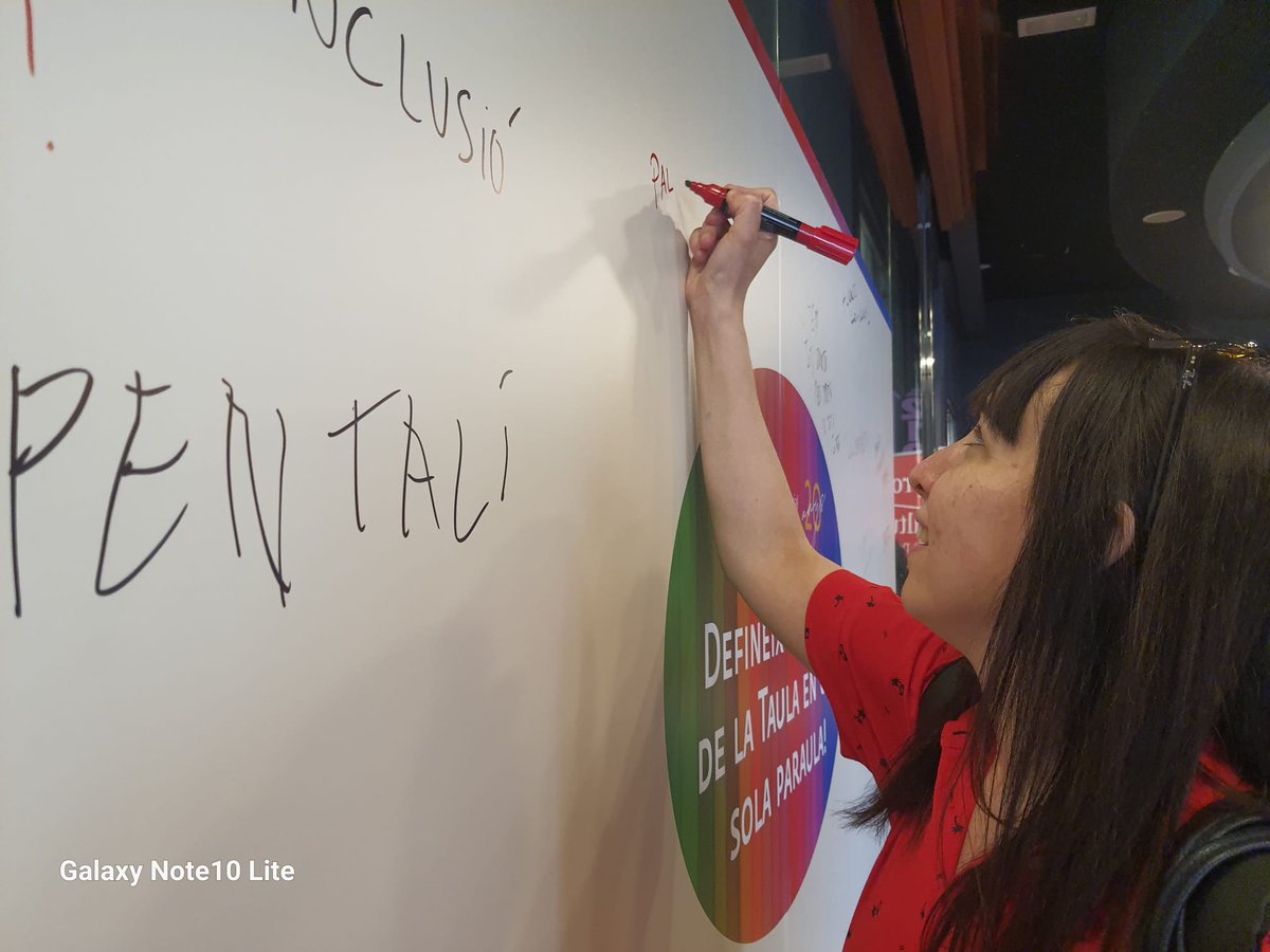 IntressOrg's tweet photo. Els #20anysTaula ens fan sentir molt vives... i en reinvenció permanent. #equip #solidesa #futur @Taula3sector https://t.co/UGdOEq1PyM
