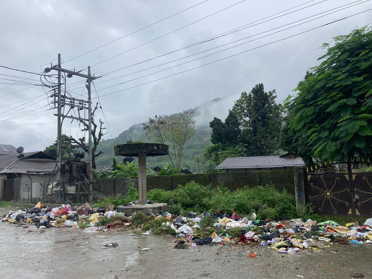 arunachaltimes_'s tweet photo. #GarbageTown: Heaps of unattended #garbage piled up in different locations in #EastKameng HQ #Seppa. – Hofe Dada https://t.co/QeklEMawaS