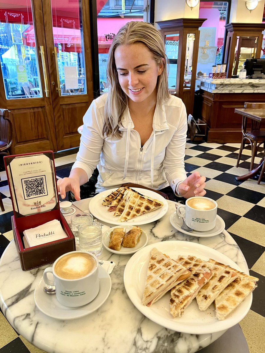 Lunch time in Buenos Aires, Argentina… what’s on the menu today? 😋 

#Travel #TravelBlog #TravelTips #TravelEats #BuenosAires #Argentina