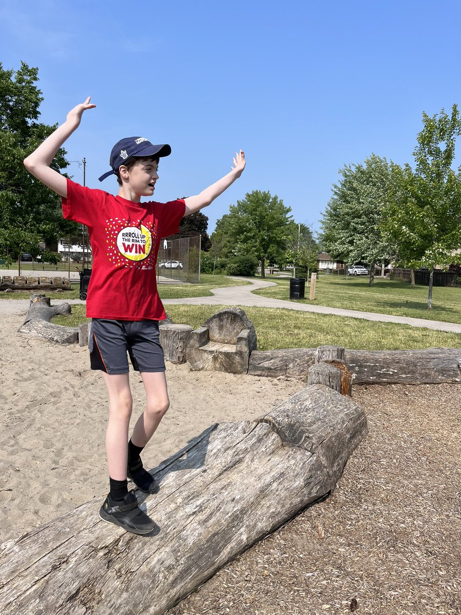 VPJenGatopoulos's tweet photo. What’s better than spending the morning at the park with our favourite people? Nothing I can think of! Love the smiles and sunshine! @JH_Jayhawks @GEDSB #AutismAwareness #Sunshine https://t.co/MA0AqaG5Pl