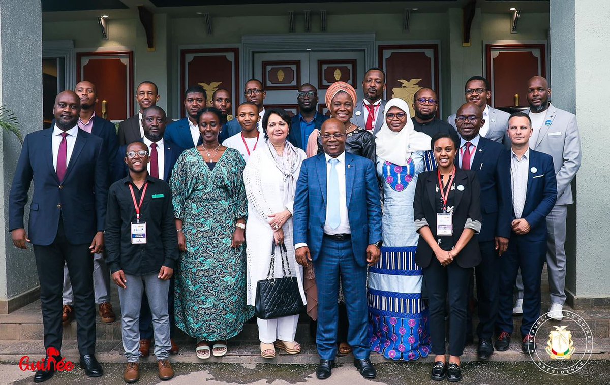 Dite4Africa's tweet photo. At #Guinea’s Digital Week, ECA contributes to high-level discussion on internet access &amp; digital upskilling. 

ECA, along with country &amp; organization delegates, was received by the President of the Transition, Col. Mamady Doumbouya, in appreciation of collaborative efforts. https://t.co/pWkoNXfERR