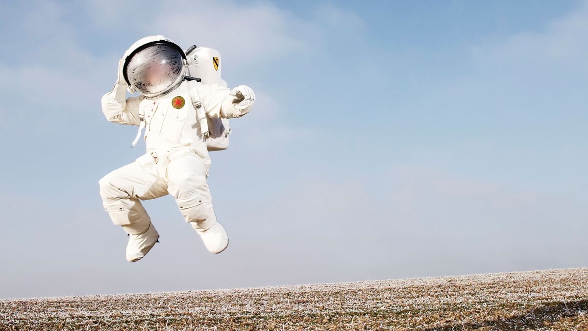 How high can we jump on other worlds? trib.al/CGx6gfG