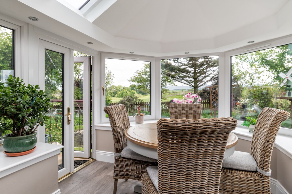 Galbraith_ABD's tweet image. 2 MAINS OF WILLIAMSTON COTTAGES🏡

A lovely semi 3 bedroom cottage just 3 miles from Insch. We love this attractively home&apos;s sun room that overlooks the pretty garden grounds.

☎️01224860710
💻rb.gy/z98jf

#ViewingRecommended #ScottishCottageForSale #ExpertsInOurField