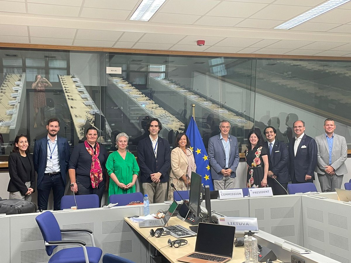 Eurochile_'s tweet photo. El grupo #EBO Américas se reunieron con Gerardo Herrera de #DGGROW y Félix Fernandez - Shaw de #INTPA. Se conversó sobre las prioridades para la región en el marco de materias primas y los diversos tratados que se están generando.
#Networking #Business #Oportunidad https://t.co/zjlb1cvi8g