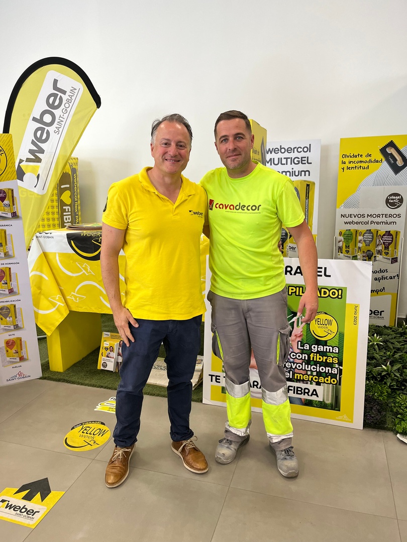 SGweberES's tweet image. La #YellowWeek también llega hasta Caravaca de la Cruz (Murcia) gracias a los amigos de Hormigones Cava y el buen hacer de nuestro compañero Pedro. 

Mucho estilo vemos en ese lanzamiento de dardos... ¡así que seguro que tuvo premio! 🎯🎁

I 💛 FIBRAGEL