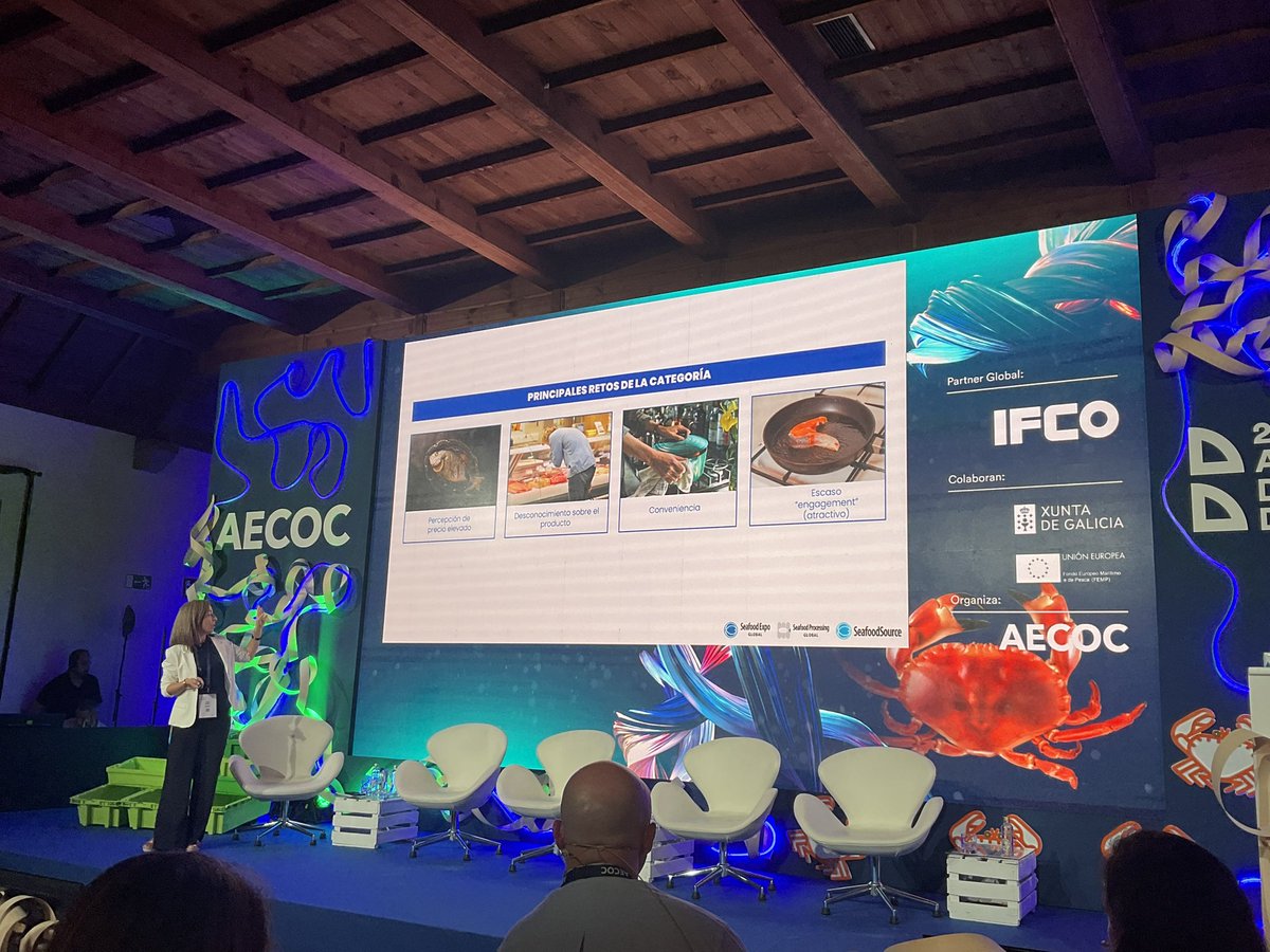 MArrizabalaga's tweet photo. @AngelsSeguraUni  de @AECOC_ES presenta las principales conclusiones del estudio El Poder los Productos del Mar en #AECOCMar, realizado gracias a la colaboración de @SeafoodExpo_GL @SeafoodSource https://t.co/j0MXHYqXvQ