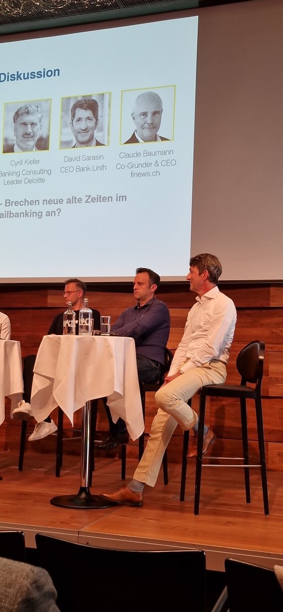 MichaelBorter's tweet photo. Interessanter Quote von David Sarasin, CEO Bank Linth am Branchentalk Banken von @schweizeraktien: "Durch Fintechs mussten Banken innovativer werden. Es besteht aber auch die Gefahr, dass Banken wieder gemächlich werden." https://t.co/qtDXLhuONl
