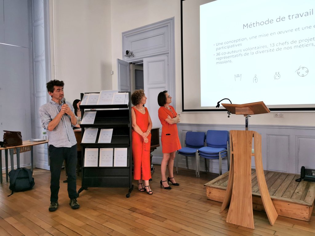 Cet après-midi, la Rectrice <a href="/NathalieAlber15/">Nathalie Albert-Moretti</a> a dévoilé le plan <a href="/acbesancon/">Académie de Besançon</a> pour la qualité de vie au travail. Un plan construit de façon participative, avec des personnels, s'articulant autour d'actions concrètes.
<a href="/acbesancon/">Académie de Besançon</a> durablement engagée pour la #QVT