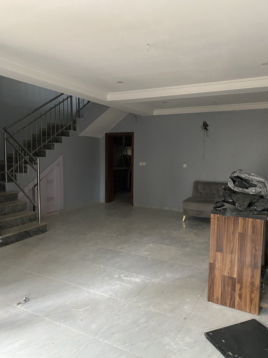 📌 Quick Sale

3 Bedroom Terrace Duplex available for sale. Clean deal.
(All rooms ensuit, 2 sitting rooms)

Location: Games Village Abuja.

Price: #75 million.

DM if interested.
#AbujaTwitterCommunity