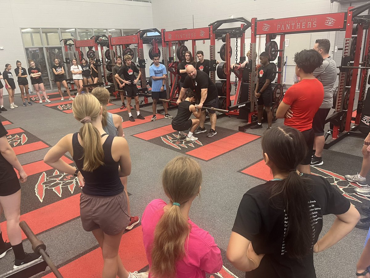 CHHS_LadyHoops's tweet photo. Coach @MonteSparkman had our kids working hard this morning at P3 camp! These kids got better today! https://t.co/ea4J4u4YQY
