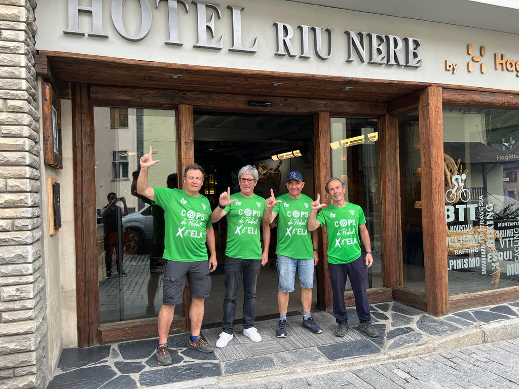 AEC_Reus's tweet photo. La secció BTT de l'@AEC_Reus, fent la Pedals de Foc, i solidaritzant-se novament l'ELA @fmiquelvalls i pel seu company Martín Martinez🚵👆
#CopsDePedalPerLELA
#AECReus #AECBTT #BTT #ELA #FesUnGestPerLEla https://t.co/DCjeOLB3OR