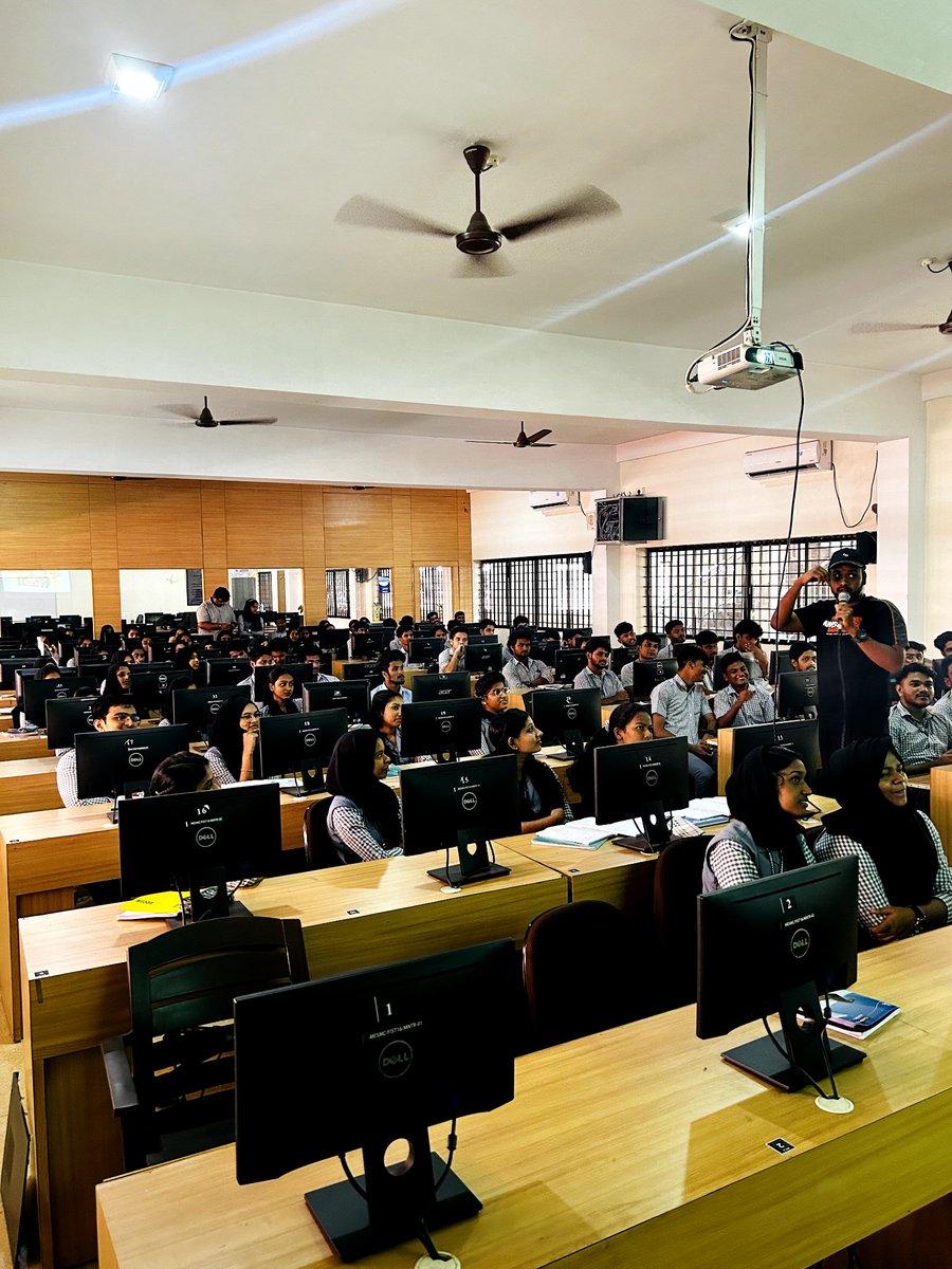 Boldrin71's tweet photo. Had an interactive workshop at MES College, Marampally. 

@5ireHub_Kerala's first workshop in Kerala. 

With @ablevargheseme @AlimRoshan https://t.co/Wk5y4kr9mP