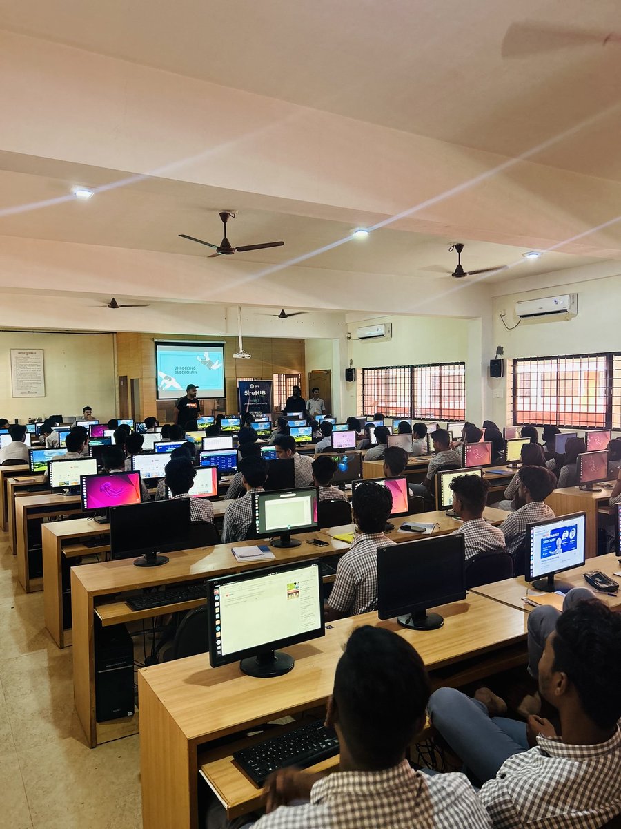 Boldrin71's tweet photo. Had an interactive workshop at MES College, Marampally. 

@5ireHub_Kerala's first workshop in Kerala. 

With @ablevargheseme @AlimRoshan https://t.co/Wk5y4kr9mP