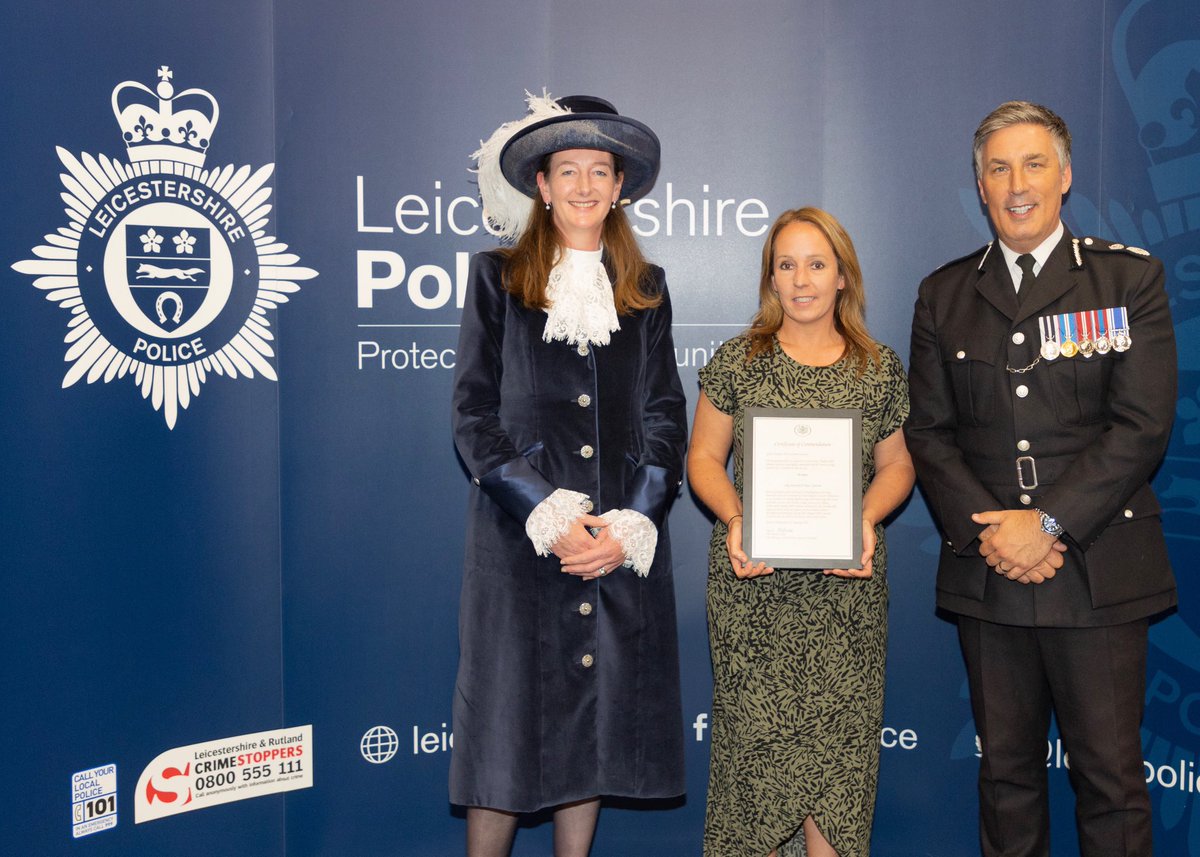 The High Sheriff was honoured to present a Crown Court Commendation at the Chief Constable Awards. @leicspolice 

highsheriffleicestershire.com/crown-court-co…

#leicestershirepolice #safercommunity 
#leicester #awards