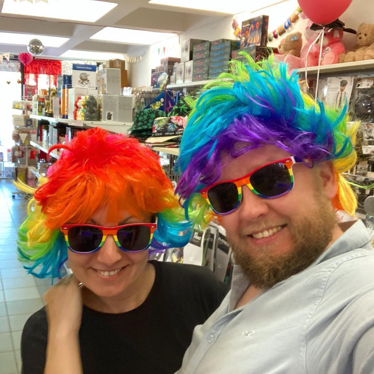 FUNBOX_ee's tweet image. Armastus võidab! Armastage, hoolige ja olge ka ise hoitud,  armastatud 🥰🌈😍😘❤️🏳️‍🌈.
.
.
.
#loveisintheair #armastusvõidabalati #armastuseiküsisugurahvustnahavärvi #eesti #pride #abieluvõrdsus #armastus #kõikonvõrdsed #kallikallimusimusi #lgbtq🌈  #armastusonvaba