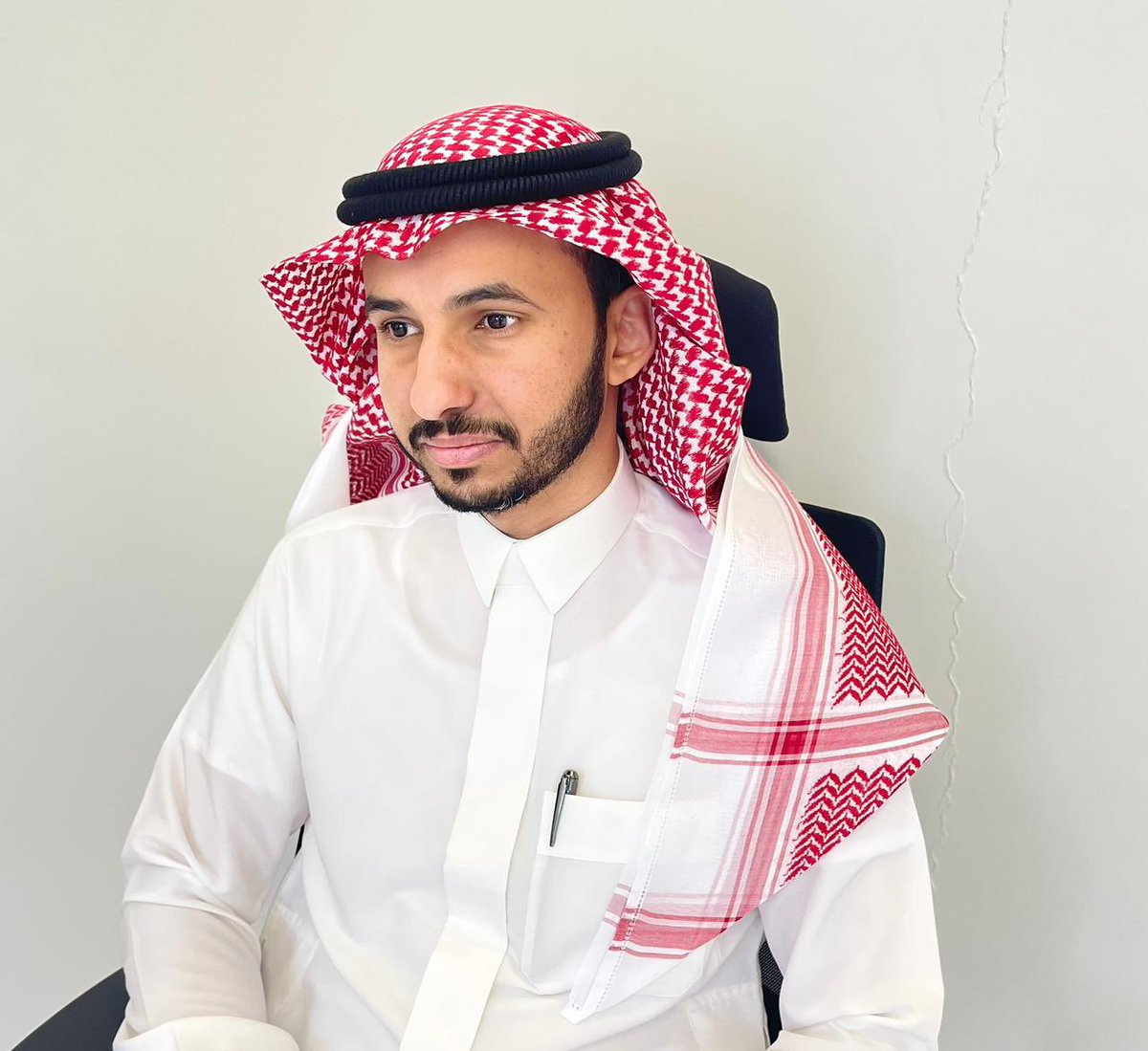 enucd2's tweet photo. يبارك ويرحب كافة منسوبي كلية #الهندسة بمحافظة #عنيزة لسعادة الدكتور عبدالله بن عبدالرحمن البريدي عضو هيئة التدريس بقسم الهندسة الكهربائية بمناسبة عودته إلى أرض الوطن بعد رحلته العلمية الناجحة في الولايات المتحدة الأميركية وانضمامه إلى زملائه بالكلية. #جامعة_القصيم https://t.co/k8lSK6yDeF