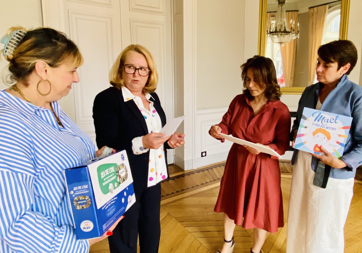 Mairie du 9e Paris tweet media