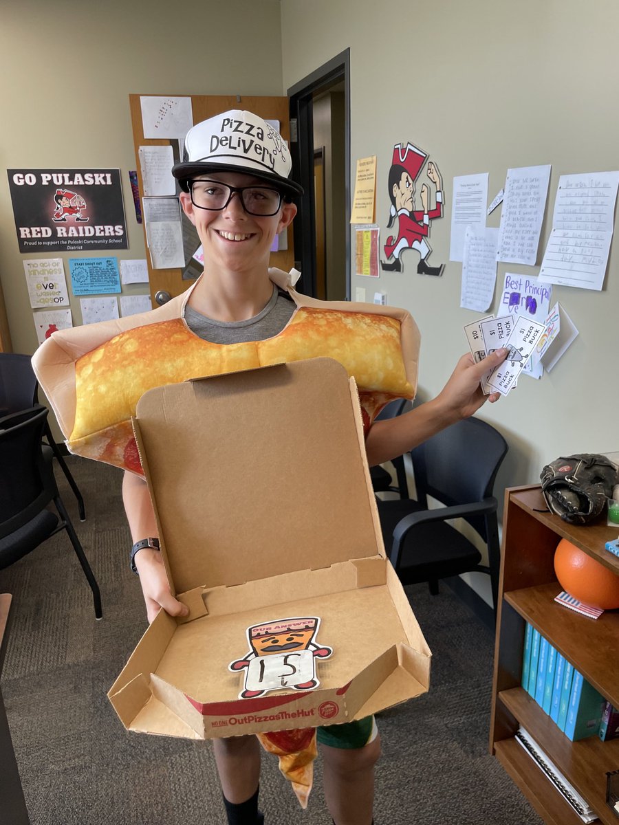 PCSD_GB's tweet photo. Mrs. Blackburnโs 5th graders were closing out the week โฆ@PCSD_GBโฉ with some pizza delivery math problem solving skills. #RaiderString students working hard and having some fun! ๐๐๐๐ผ https://t.co/6SkWx1u91C