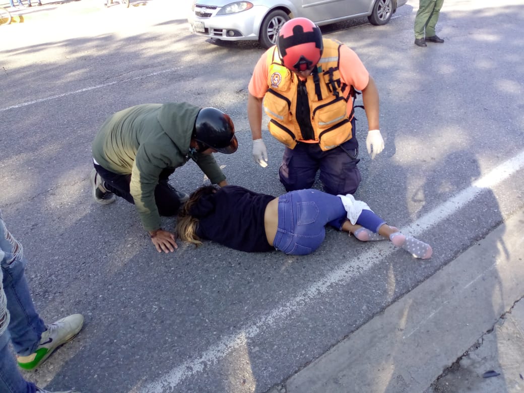 iapcmarino's tweet photo. #20Jun Nuestro Personal de la Brigada Motorizada de Atención para la Emergencias #Grumae, 🏍️👩🚒 verificó el llamado de urgencia realizado a las 7:50 de esta mañana por arrollamiento en la Av. Santiago Mariño, sentido Maracay - Turmero, a la altura de @AraguaAlas. https://t.co/lJ5m6eSgrU