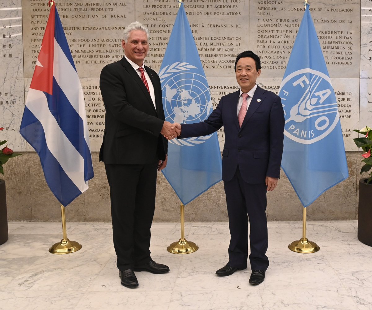 En reunión con dir. gral. <a href="/FAO/">Food and Agriculture Organization</a>, Qu Dongyu, el Pdte <a href="/DiazCanelB/">Miguel Díaz-Canel Bermúdez</a> reiteró agradecimiento por apoyo de la organización a #Cuba ante situaciones complicadas como la Covid-19 y el paso del huracán Ian. Reconoció cooperación con esfuerzos nacionales para lograr la seguridad alimentaria.