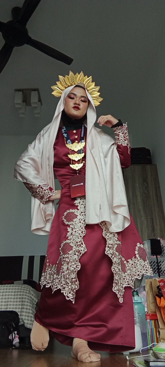 lucy_una's tweet photo. Ain't nothing wrong for muslimahs to dress in whatever fashion genres they want uwu 🫶🏻 https://t.co/RmxyhIolpe