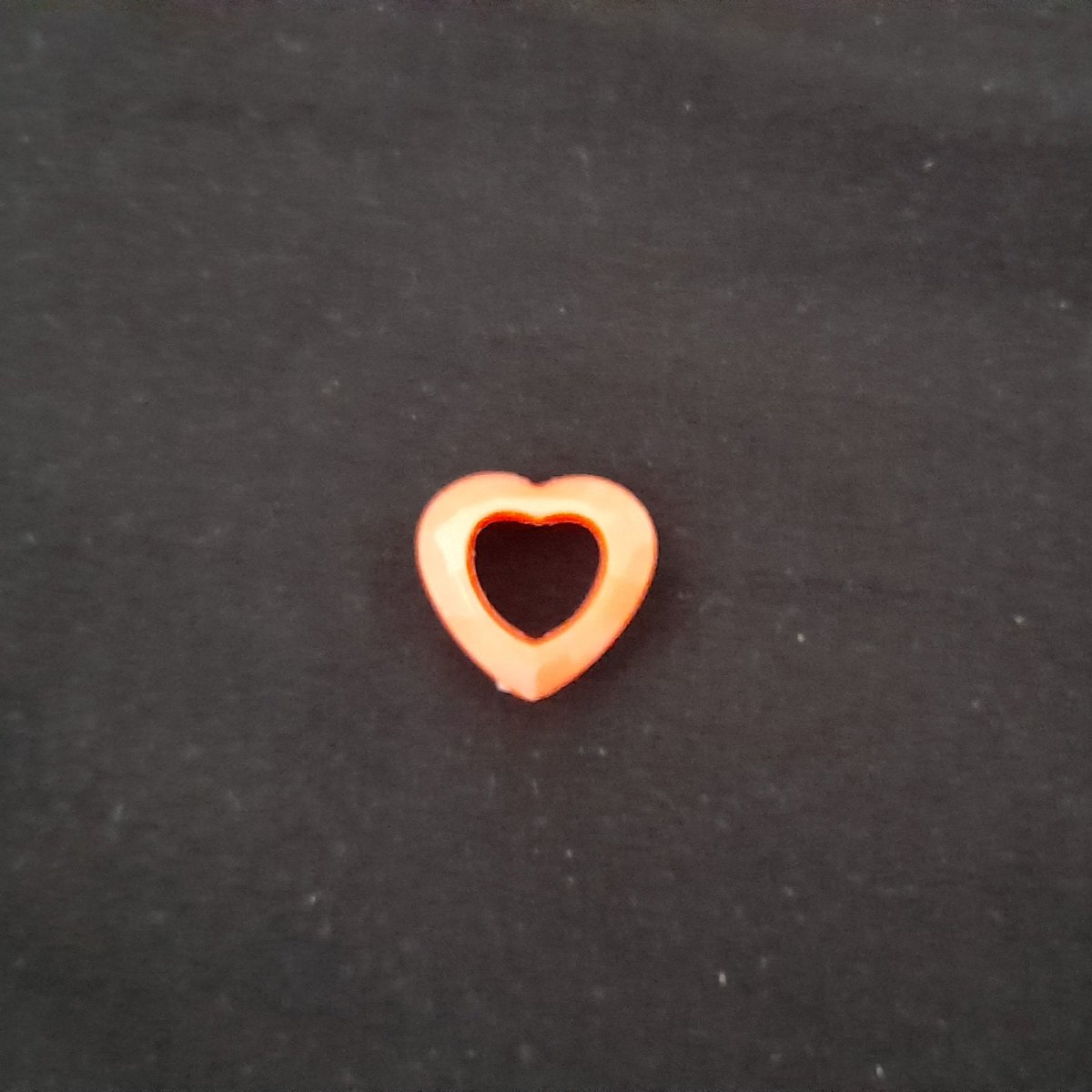 GnQ_art's tweet photo. Coeur
Trouvé Allée Jean de la Bruyère le 19.06.2023 https://t.co/PfWgkaN7Sb