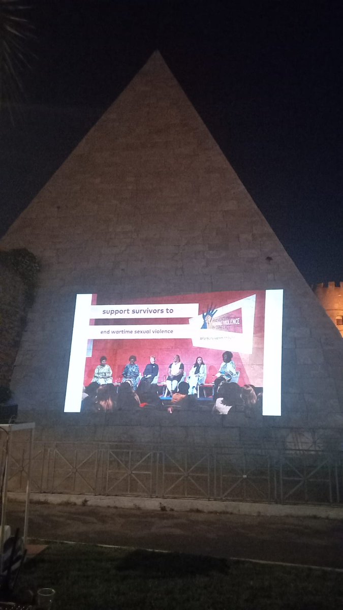 Per celebrare la GIORNATA INTERNAZIONALE PER L'ELIMINAZIONE DELLA VIOLENZA SESSUALE DAI CONFLITTI abbiamo sostenuto la campagna di @SEMA_Network  dalla Piramide Cestia di Roma
endcrsv.org/call-to-action/ #EndCRSV #endrapeinwar #ActWithSEMA