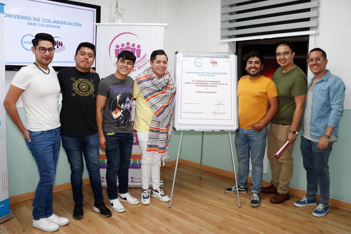 guerrerochipres's tweet photo. En alianza, @elconsejomx y @circulolgbt reconocemos y visibilizamos las necesidades de la comunidad #LGBT+. Trabajamos en conjunto para dar un servicio integral de contención emocional y orientación en detección de enfermedades de transmisión sexual y seguimiento de las mismas https://t.co/urcIKPLymG