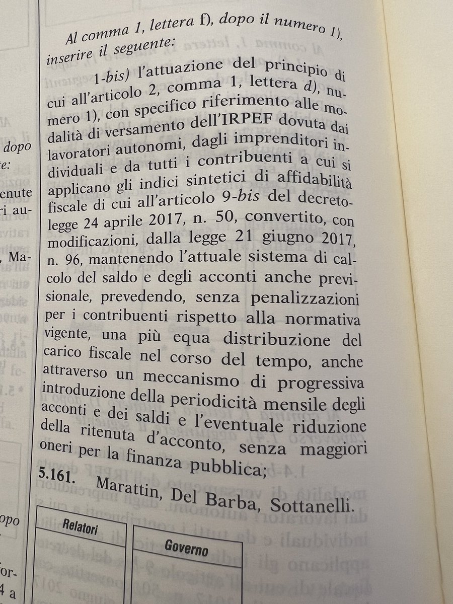 marattin's tweet photo. Quello a sinistra è un emendamento alla delega fiscale presentato un mese fa dal gruppo @ItaliaViva+@Azione_it: riguarda l’abolizione del meccanismo saldo-acconto per i lavoratori autonomi. Che il governo e la maggioranza potrebbero approvare, se condiviso. 

Quello a destra è l’emendamento del Relatore presentato oggi dalla maggioranza, sempre alla delega fiscale.

Sono assolutamente identici in ogni parola.

In tanti anni di storia parlamentare della Repubblica, a memoria d’uomo è la prima volta che capita.

Ps. Per i non-addetti ai lavori. Quello che è successo è che pur non di dare soddisfazione all’opposizione di approvare un loro emendamento, la maggioranza fa un copia e incolla e lo presenta come suo. Tecnicamente si chiama plagio.