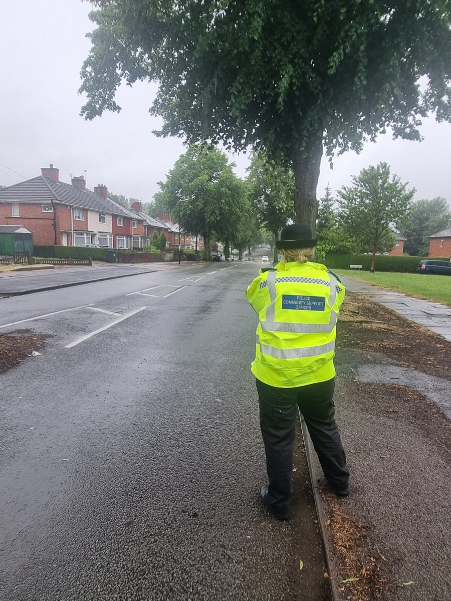 Officers have conducted a speed operation today on Pineapple Road, Stirchley. A number tickets have been issued. Members of the community were grateful that we conducted this 😊