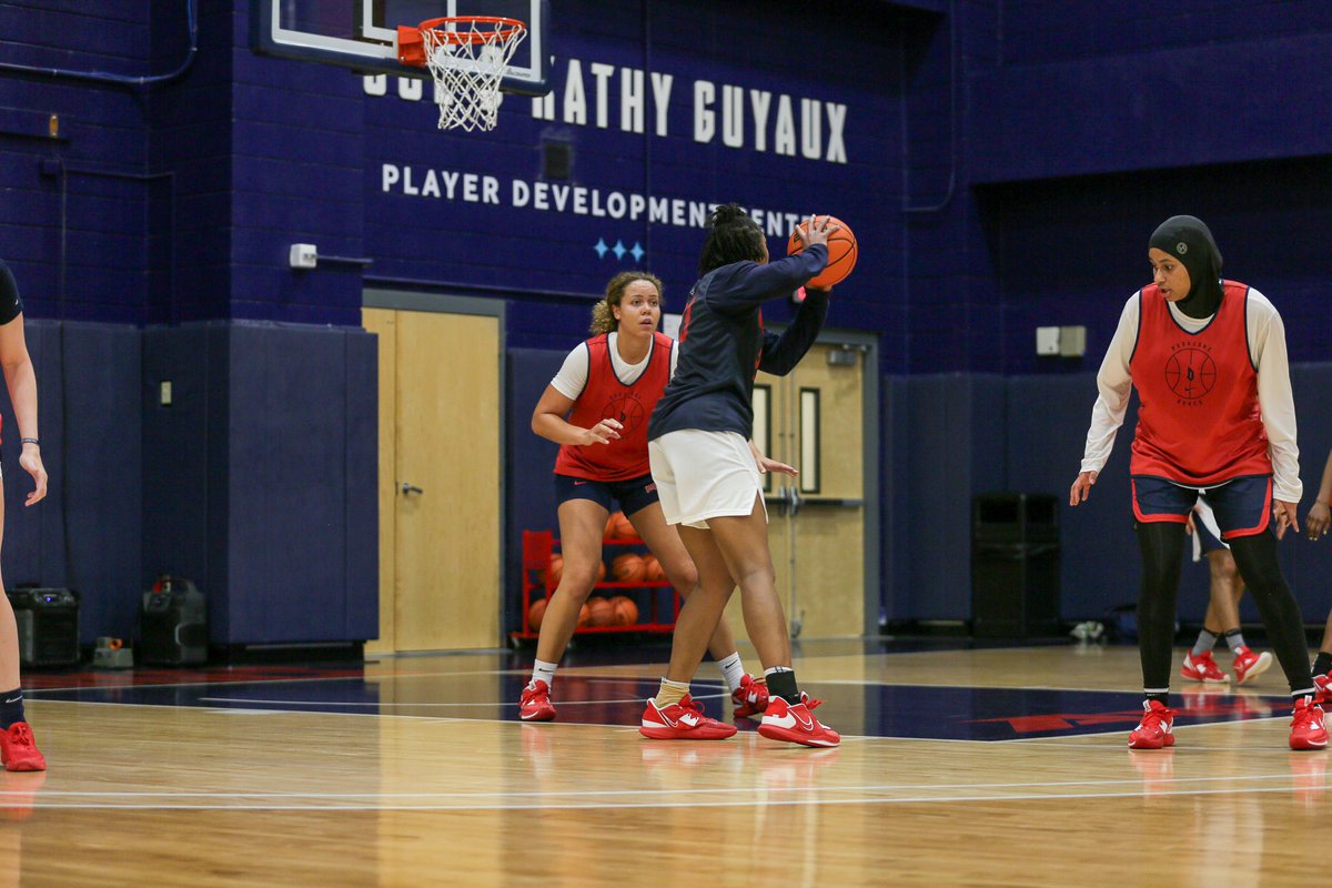 DuqWBB's tweet photo. First day in the books ✔️

#GoDukes https://t.co/5vZ2LuLxKX