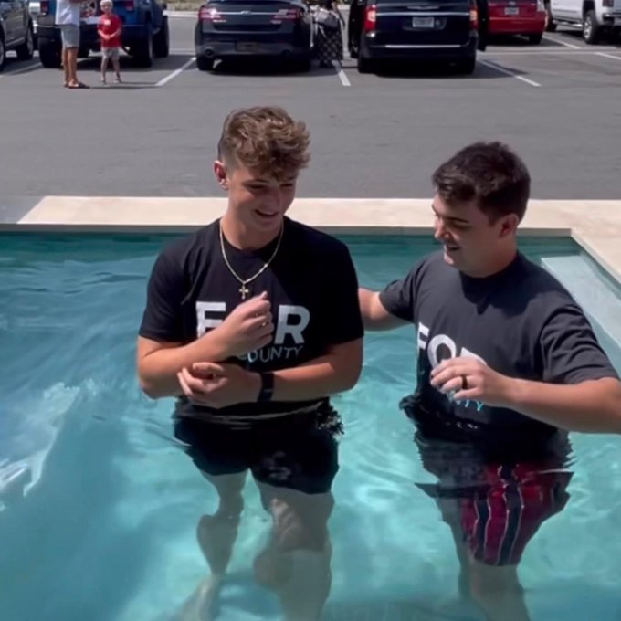 Former NLB star, University of Florida Captain and National Champion Blake Reese and NLB star Luke Elmore.
Blake Reese has built a relationship with Luke and several other players in the Panama City area through Christ. Reese did weekly devotionals with the Mosley HS team. Blake