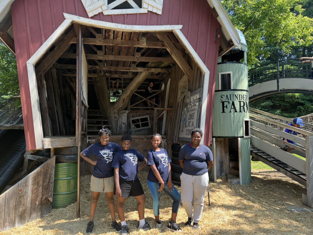 Mme_Anderson13's tweet photo. Grade 6’s are having a blast at Saunders Farm ☀️ 🚜 https://t.co/GiyNAIiOcW