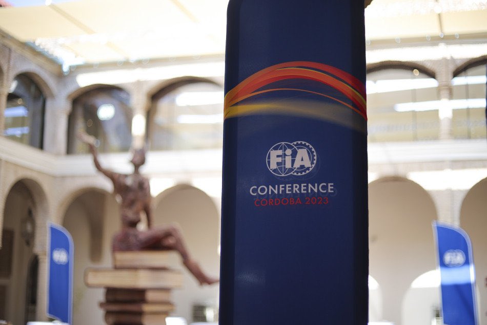 🚨 SON DAKİKA🚨 

💥 FIA Dünya Motor Sporları Konseyi Cordoba'da (İspanya) bir dizi konuyu görüşmek üzere toplandı!

👉 FORMULA 1: 2026 Güç Ünitesi Yönetmeliğinde yapılan çeşitli iyileştirmeler onaylandı.

💥 Aşağıdaki tek tedarikçiler 2026-2030 dönemi için onaylandı. Patlama…