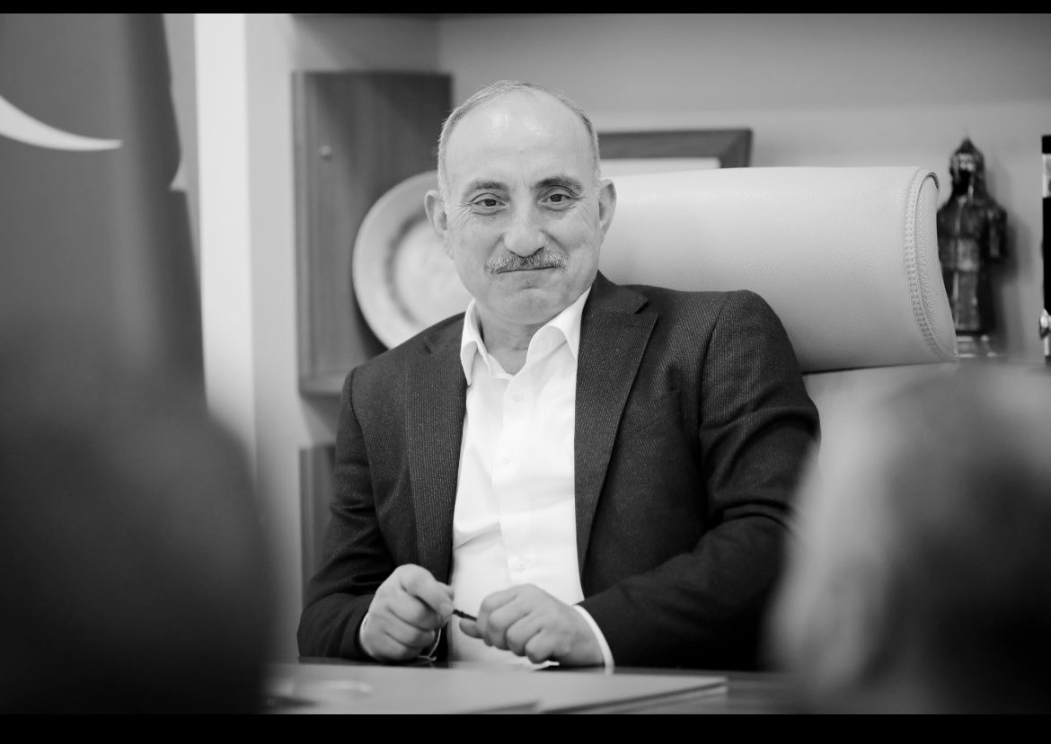 Fevzi Kılıç, siyasette gördüğümüz en mümtaz ve örnek şahsiyetlerden birisiydi. Birlikte çalışarak ondan çok şey öğrendik. Ağabeyliğine ve güzel insanlığına şahidiz. 

Rabbim mekanını cennet eylesin.