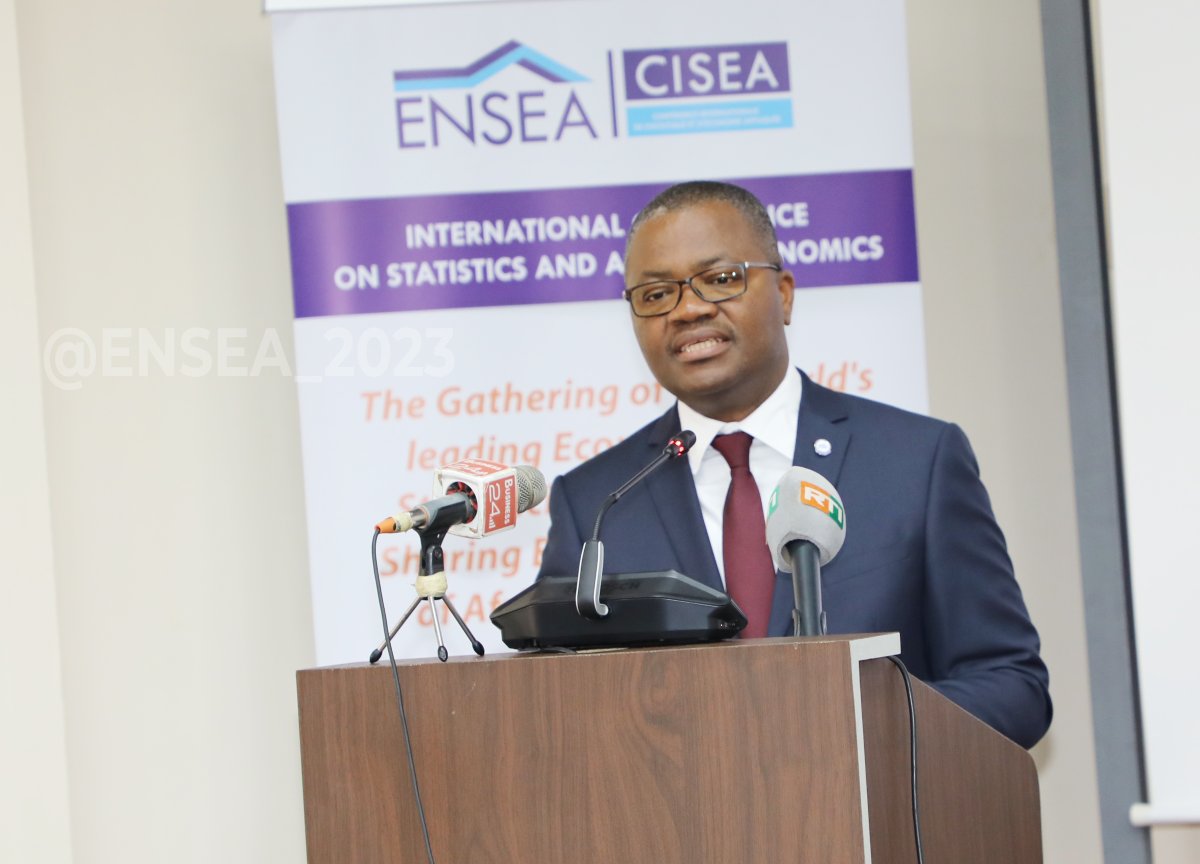 EnseaO's tweet photo. Le Directeur de l'@EnseaO 🇨🇮, Dr. #Hugues_KOUADIO a souhaité l'#AKWABA à ses invités dans son mot de bienvenue. La CISEA 2023, ce sont 2 jours de réflexion avec les experts du monde de l'économie.
@the_ACEProject , @MPD_CI , @afristat_org https://t.co/vEcO91go5X