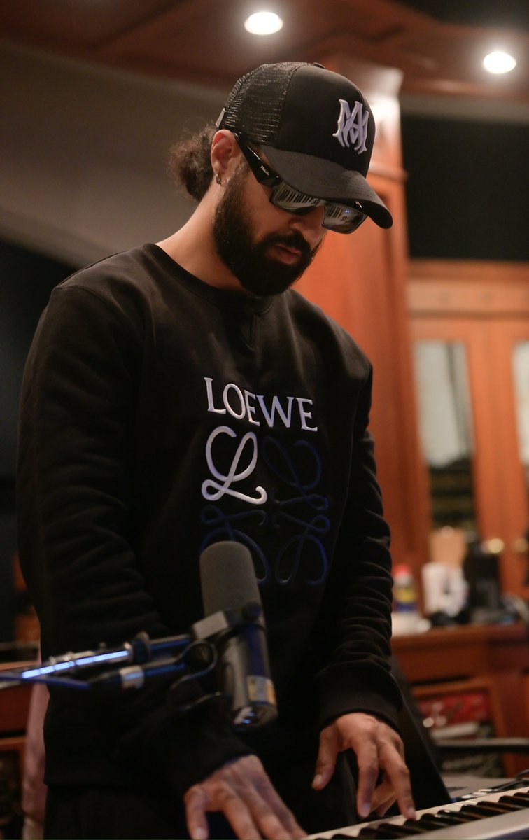 diljitdosanjh's tweet photo. 🖤 https://t.co/4OSrQEKqxB