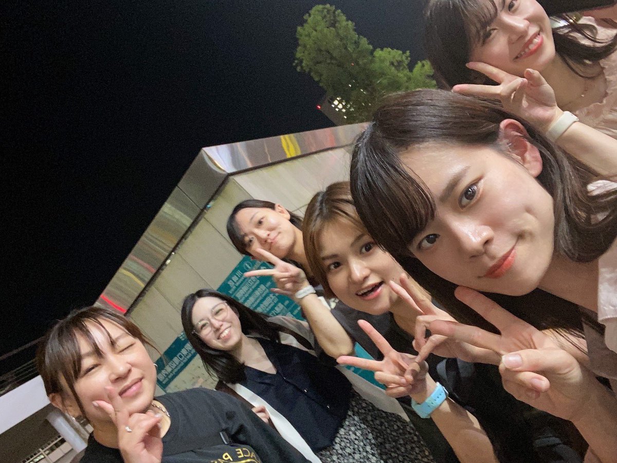 saitoooo143's tweet photo. やまもん、私の送別会⭐️大野さん、これからよろしくお願いします会⭐️ほりごー店長おめでと会⭐️でした💖
もらった寄せ書き読むと多分泣いてしまうのでお家で読んで今うるうるしてます。笑
2年半ありがとうございました😊
最後まで不安ですが頑張ってきます＾＾

#OWNDAYS #川崎ダイス店 https://t.co/jA3Guisp8o
