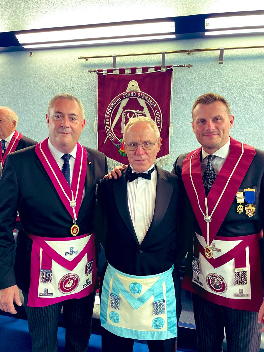 Tonight’s meeting - Berkshire Provincial Grand Stewards Lodge No.9381 at Sindlesham, Wokingham. Great to be back with @alancolman & Andy from @RoyalSussex355, too! 

#Freemasons