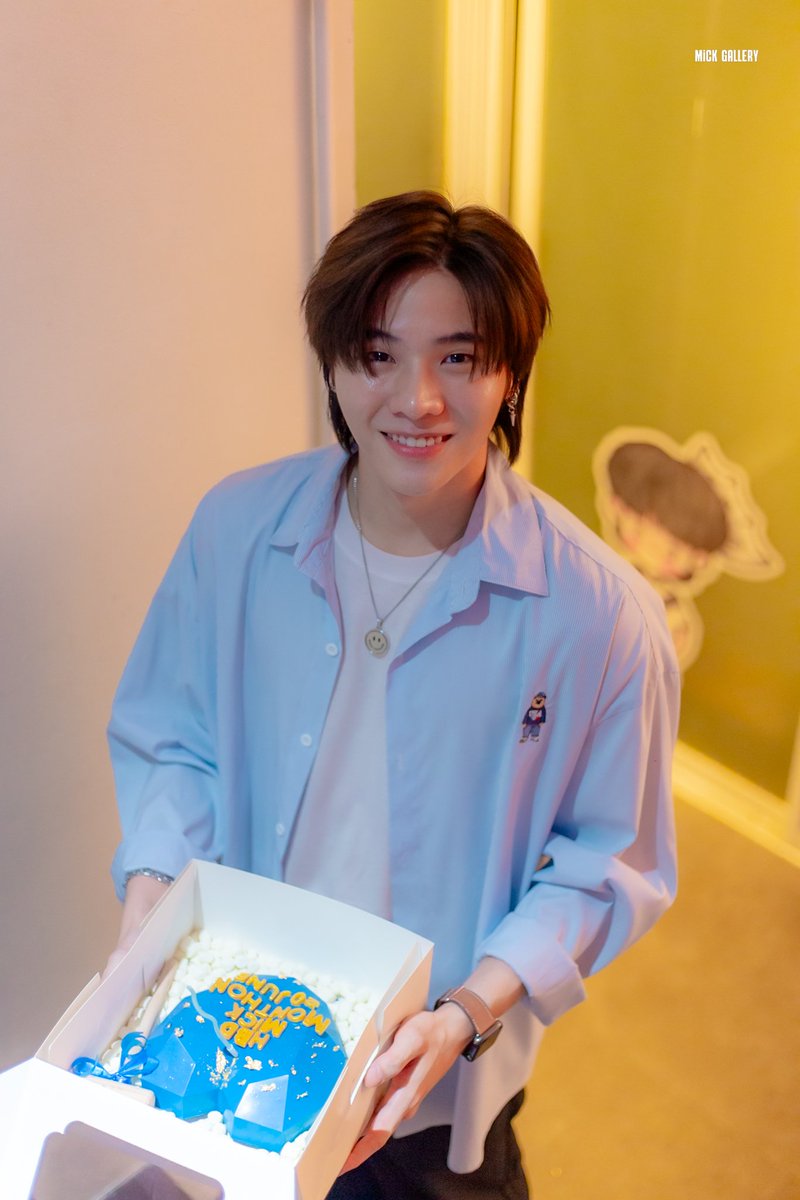 mick_gallery's tweet photo. 20.06.2023
วันนี้ทำหน้าที่ถือเค้กครับ😃
#mickmonthon
#MickeySmileyDay0620
#TwentyoneYears #TopPiyawat https://t.co/rsgh3gKOaD