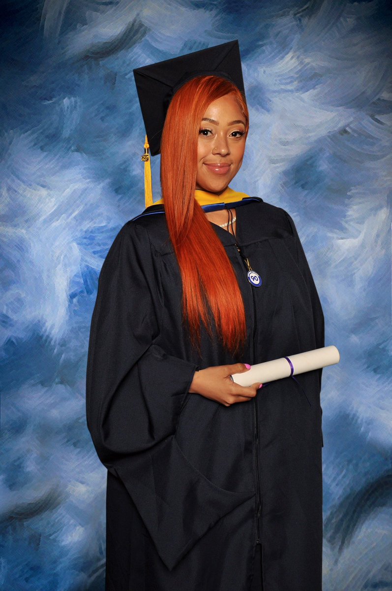 walkmyllama's tweet photo. Baddie turned graddie #MastersMami #BeautyBrainsandWAP https://t.co/MRcssE4Hqb