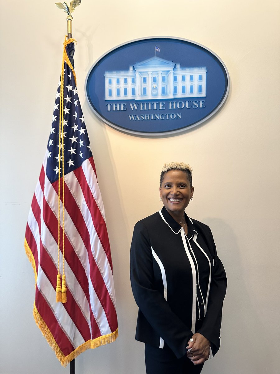 Dr. Sian “Leo” Proctor tweet media