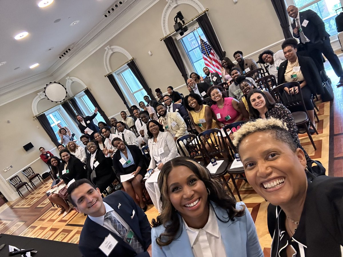 Dr. Sian “Leo” Proctor tweet media