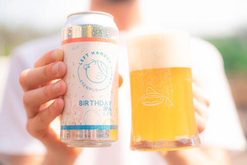 @LHGBrewingco - Brewpub Birthday IPA 6.0%
In their classic brewpub style, a lean & crisp beer, taking  American hops - Chinook, Columbus, Idaho 7 & Citra to provide aromas of orange peel, pine and sticky resin. A refreshing bitterness runs through with a mouthwatering finish!