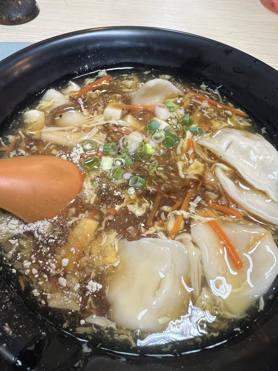 s_taee's tweet photo. 台湾は体感温度42度でこれから夏が本格的に始まります！汗汗
最近は夏バテになりつつ（）お仕事を頑張ってます🥹
明日出勤したら4連休なので頑張ります！クレカ不正利用されたけど頑張ります！ https://t.co/JYewuHlsKB