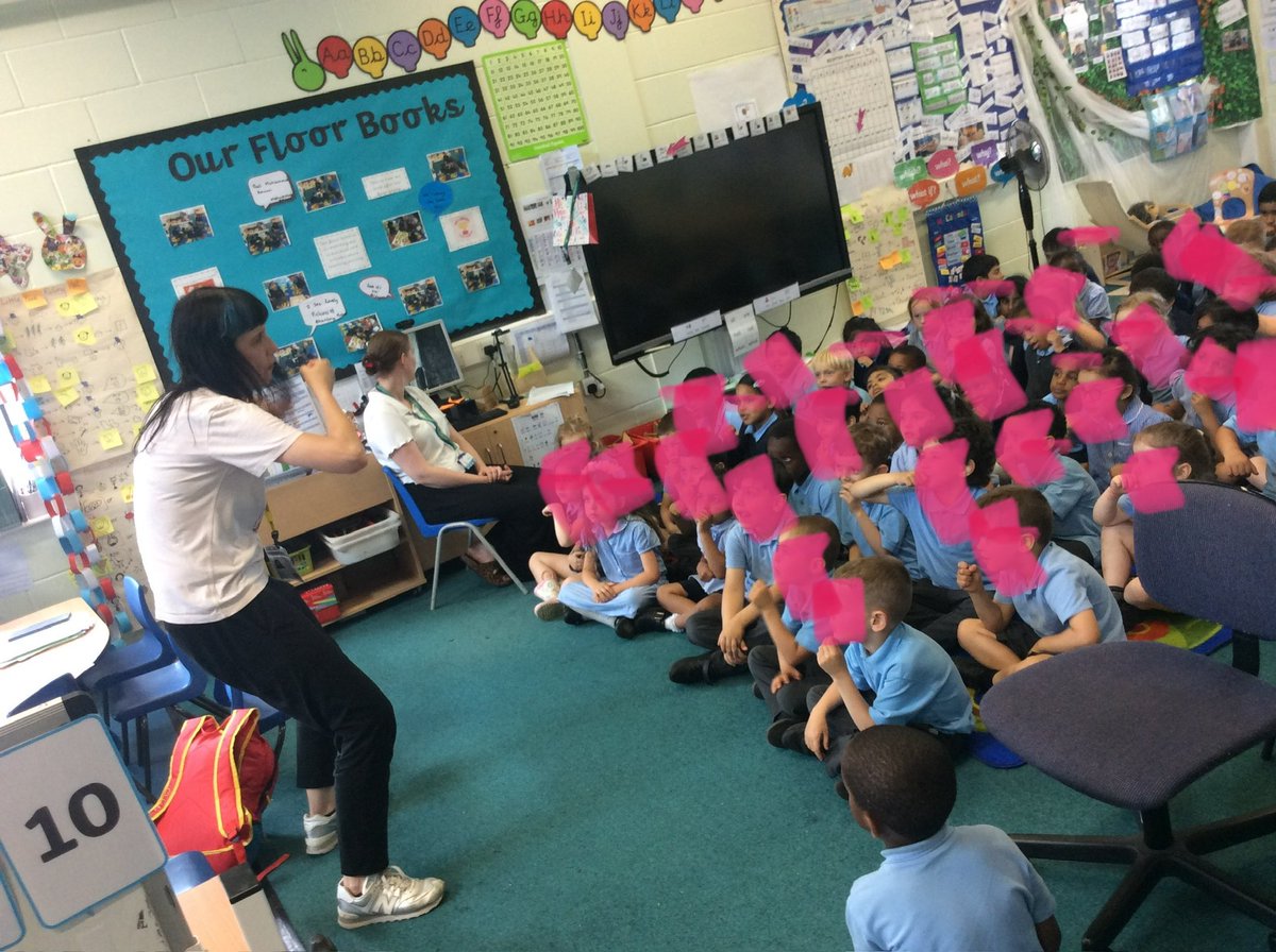 Hillyfield_E17's tweet image. A bamboo eating Panda Bear for our Boom Chicka Boom warmup? Why not! We love helping Lottie tell stories. #Receptionhill @MagicBoxE17