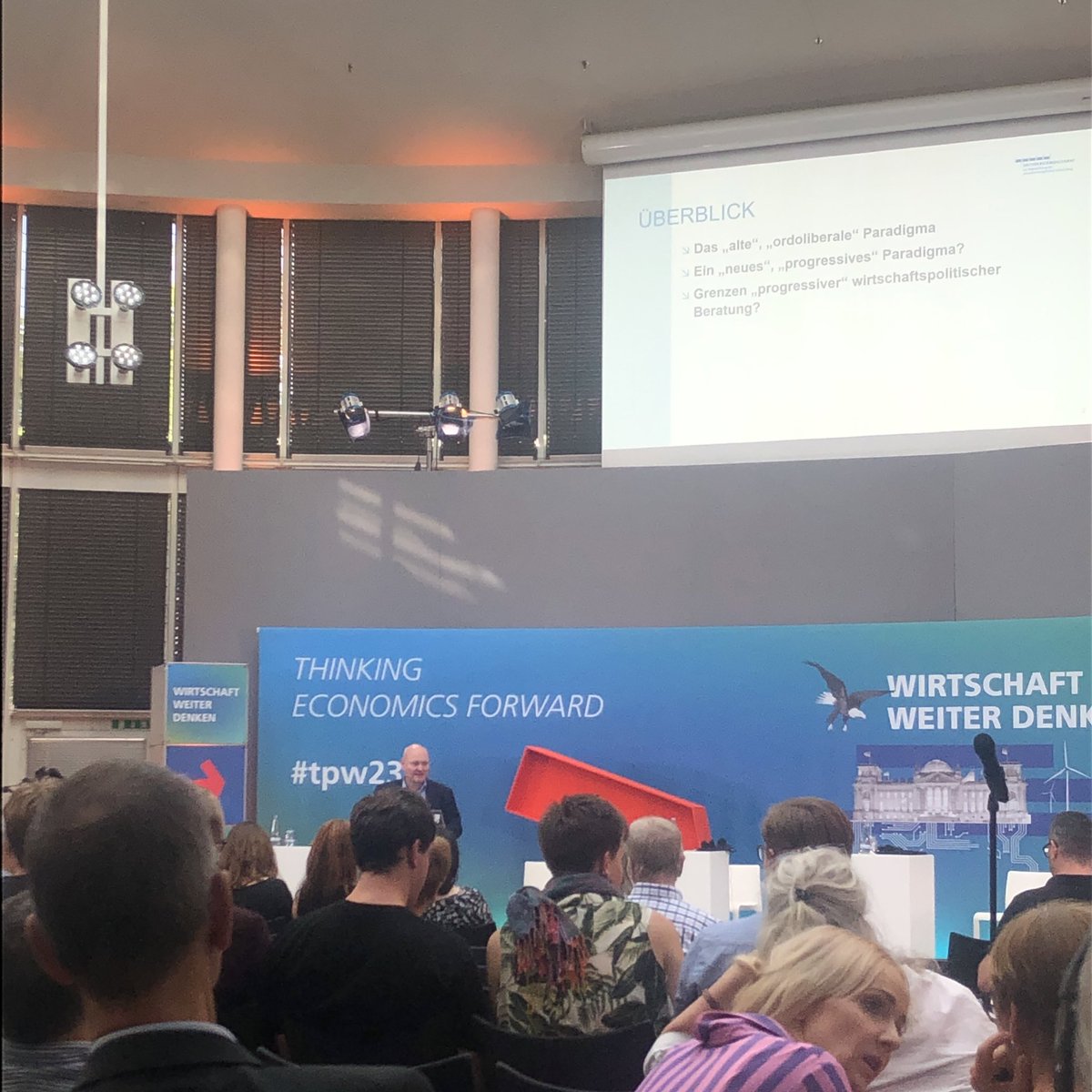 Berlinus030's tweet photo. Interessante Debatten beim Tag der progressiven Wirtschaftspolitik. #tpw23 @FESonline
Degrowth/Green Growth,
Globale Abhängigkeiten/Gerechtigkeit & spannende Keynote von @AchimTruger + Diskussion mit @jujizel @CarlMuehlbach https://t.co/Qk9Zls8Z6r