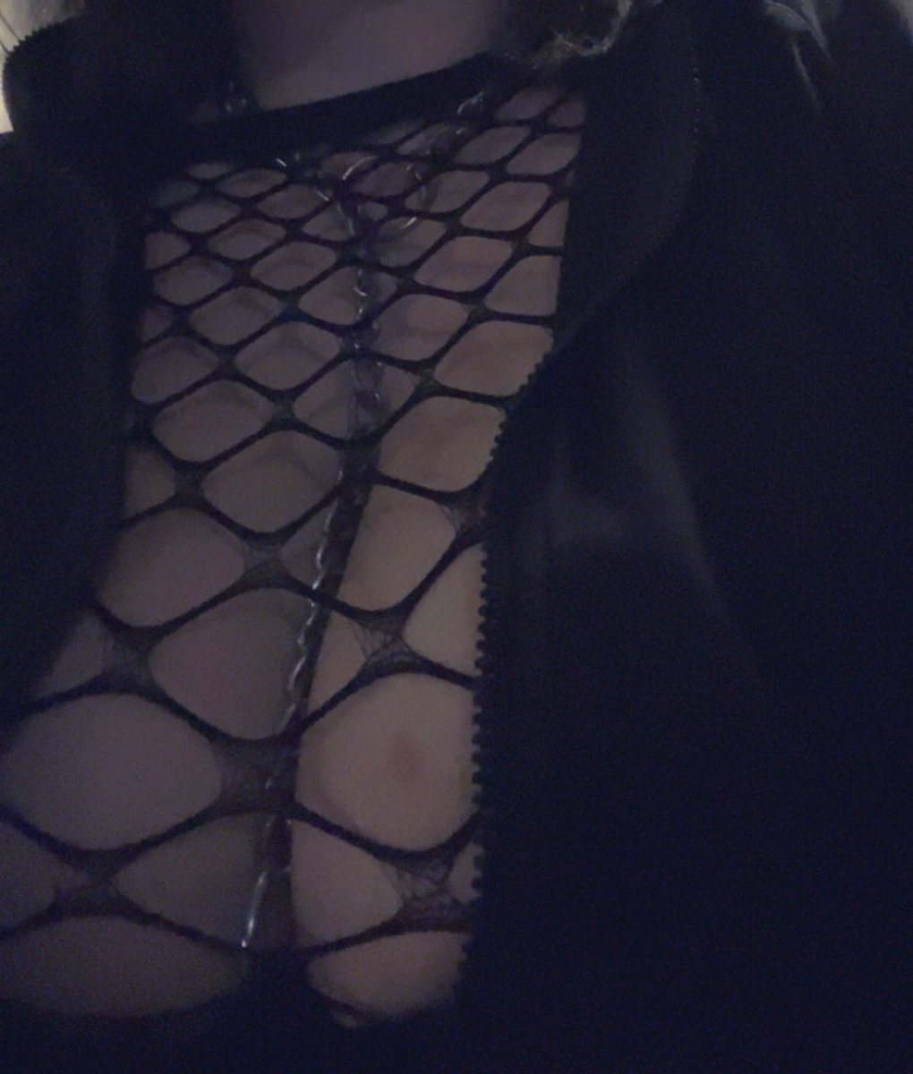 hiswreckage's tweet photo. #boobs #nsfw_twitter #nsfw https://t.co/t69JsLgrJU
